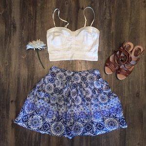Blue & white flowy mini skirt juniors size medium